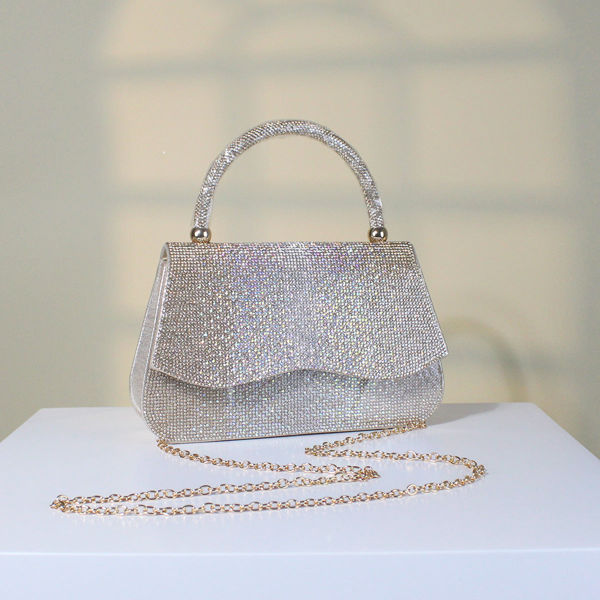 Women's shoulder bags, evening clutch bags, elegant and sophisticated dress bags, handbags with zippers